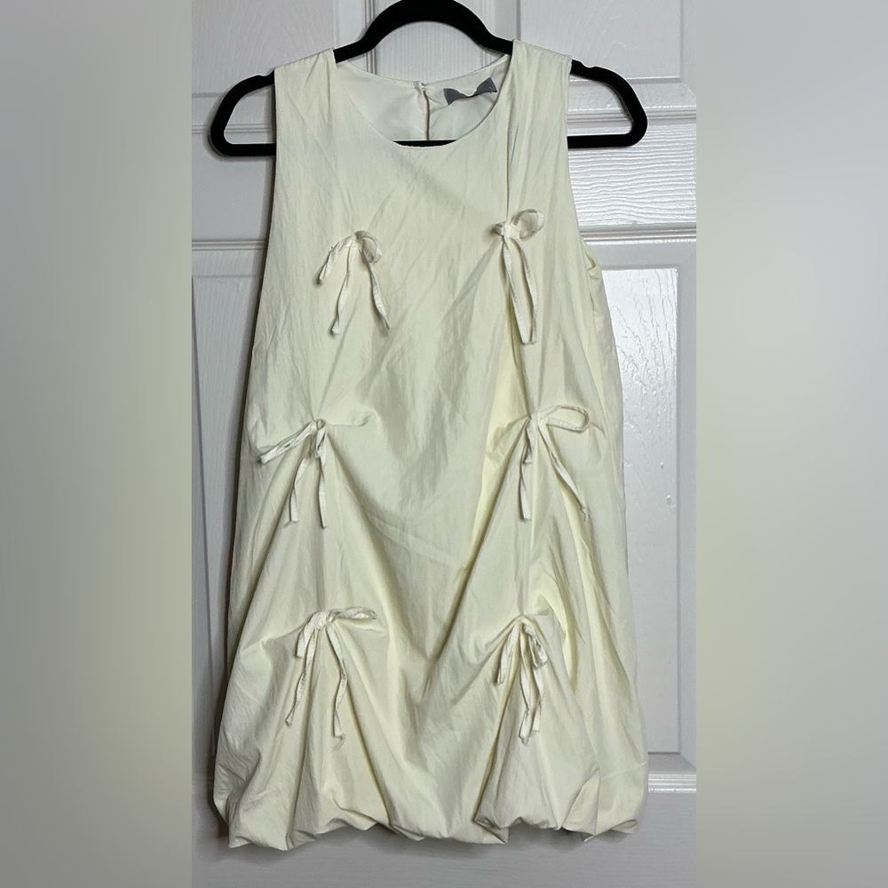 Cream Sheath Dress with Crew Neck for Cocktail Events